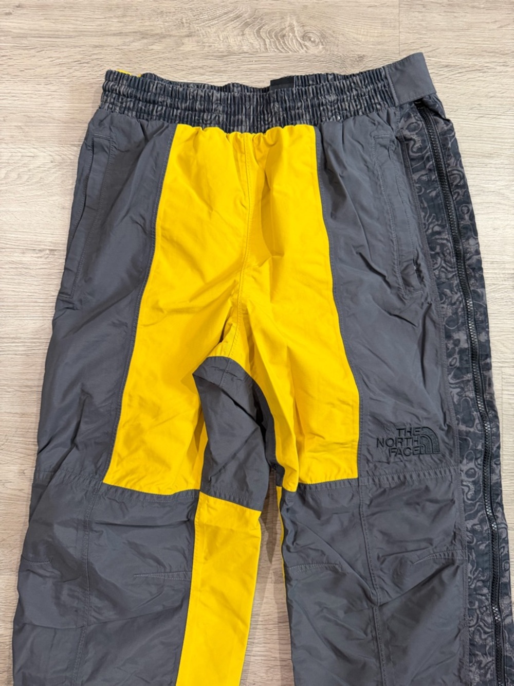 The North Face ’94 RAGE Durable Rain Pant Unisex Yellow Black - Picture 5 of 8
